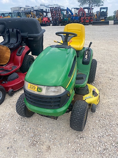 JD LA125 RIDING MOWER (SERIAL # GXA125A061950) (SHOWING APPX 310 HOURS, UP TO THE BUYER TO DO THEIR