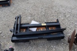 SKID STEER PALLET FORK