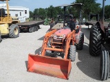 KUBOTA B2320 TRACTOR W/ KUBOTA LA304 FRONTEND LOADER (SERIAL # 65733) (SHOWING APPX 482 HOURS, UP TO