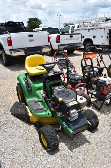 JD RIDING MOWER (NOT RUNNING) (SERIAL # M0L133A101884) (K)