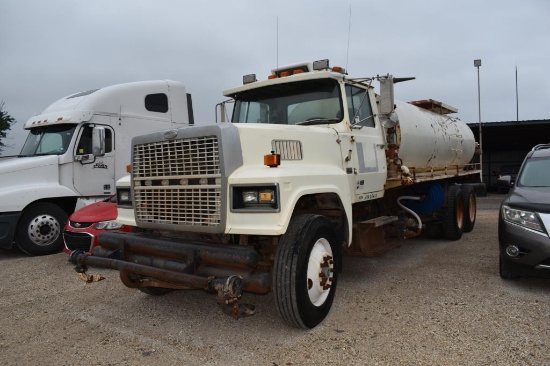 1987 FORD LTL9000 4,000 GALLON WATER TRUCK (VIN # 1FDYA90W0HVA05413) (SHOWING APPX 1,257 MILES AND 4