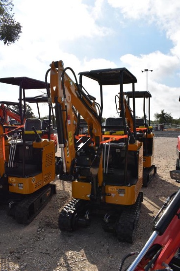 ATS-RT15R MINI EXCAVATOR (SERIAL # 2605072724SH)