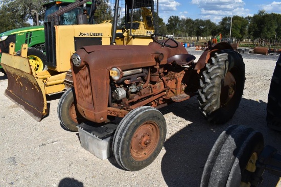 FORD 600 TRACTOR W/ EXTRA PARTS (SERIAL # 55759) (SHOWING APPX 413 HOURS, U