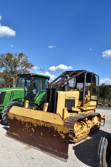JD 550 DOZER W/ 6 WAY BLADE AND RIPPER (SERIAL # 376352T) (SHOWING APPX 4,363 HOURS, UP TO THE BUYER