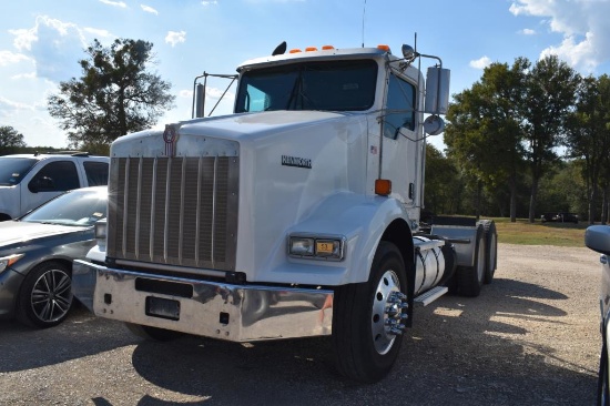 2012 KENWORTH T800 TRUCK (VIN # 1XKDD78X3CJ331318) (SHOWING APPX 553,470 MI