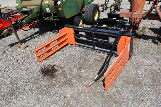 SKID STEER HAY SQUEEZE