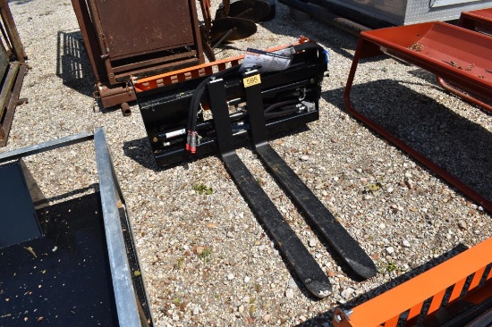 SKID STEER HYDRAULIC PALLET FORK