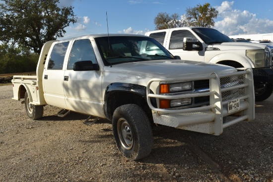 1999 CHEVROLET 2500 4X4 PICKUP W/ FLATBED (KEYS DO NOT LOCK THE DOORS) (VIN # 1GCGK23J3XF033347) (SH