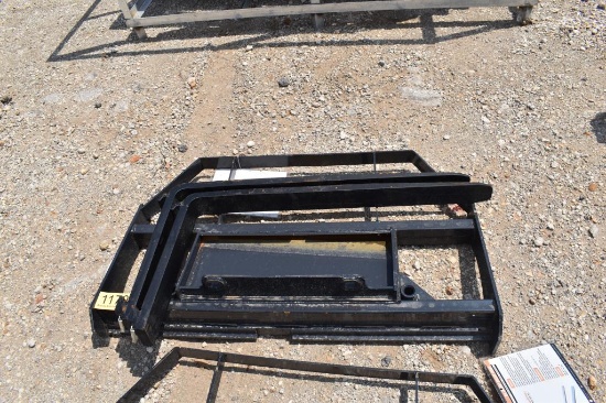 MINI SKID STEER PALLET FORK