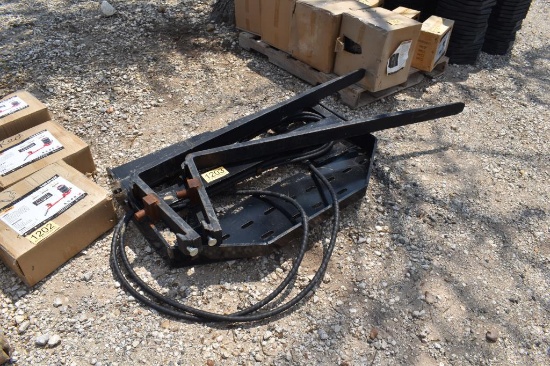 SKID STEER HYDRAULIC PALLET FORK