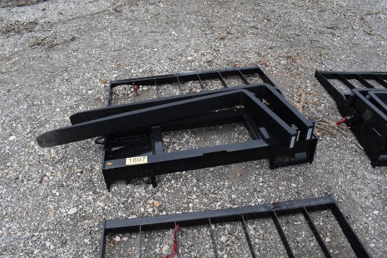 SKID STEER PALLET FORK