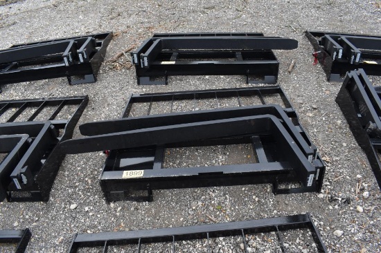 SKID STEER PALLET FORK