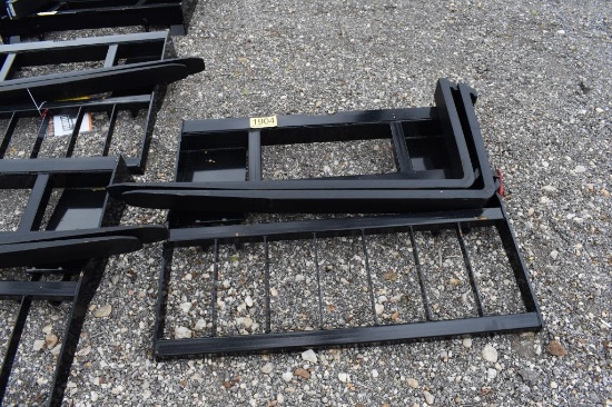 SKID STEER PALLET FORK