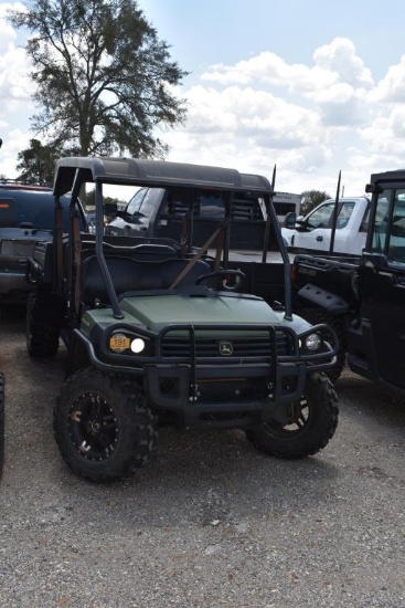 JD XUV825MS4 GATOR (VIN # 1M0825MBAJM011345) (SHOWING APPX 1,218 HOURS, UP