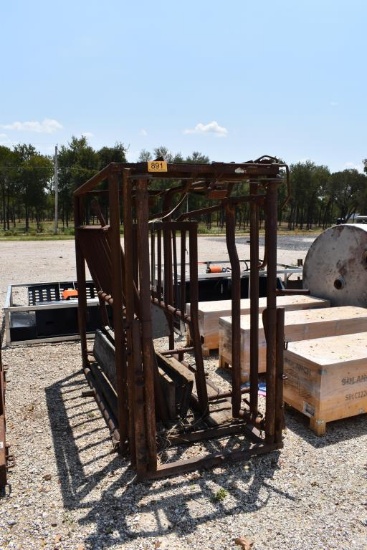 CATTLE SQUEEZE CHUTE