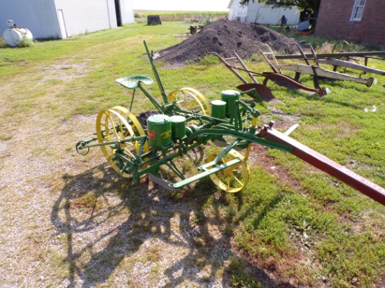 JD 999 Corn Planter