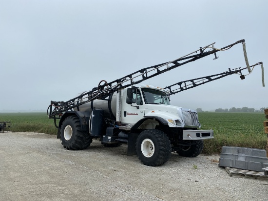 International 7400 Floater Truck w/ Stainless Tank