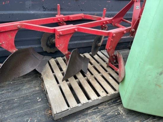 DearBorne 3 Pt., 3 Bottom Plow