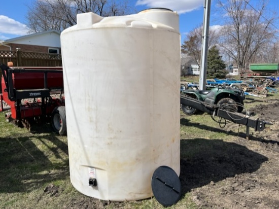 1200 Gallon Poly Water Tank