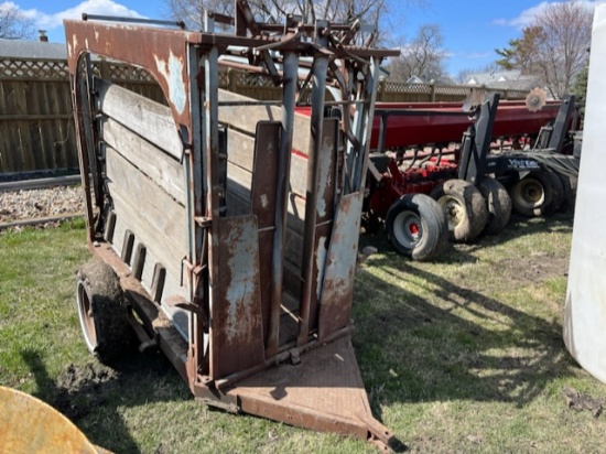 Portable Cattle Chute on Wheels