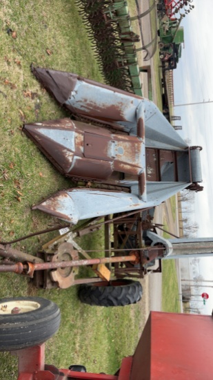 New Idea 300 2 Row Corn Picker