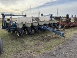Kinze 2000 8/ 15 Planter, Liquid Fertilzer, Markers,