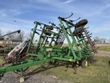 John Deere 980 Field Cultivator