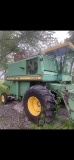 John Deere 4400 Combine