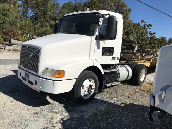 1999 Volvo Road Tractor