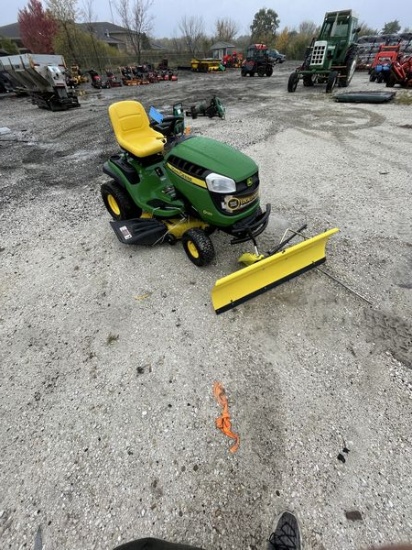 John Deere 42" Riding Lawn Tractor