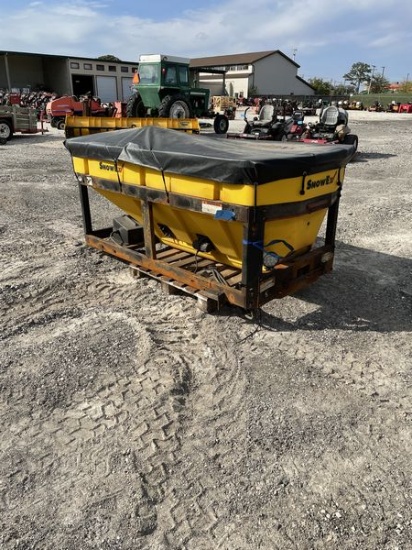 SnowEx 2.2Cu Yard V-Box Spreader