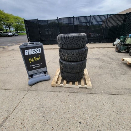 Chevrolet 33/12.50/R20 Set of 4 Rim & Tires