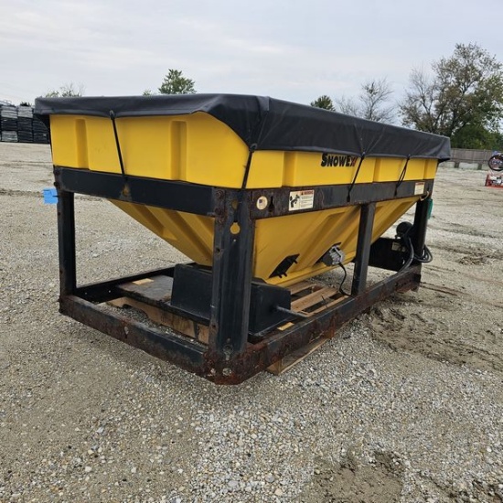 SnowEx 2.2CuYd Poly V-Box Spreader