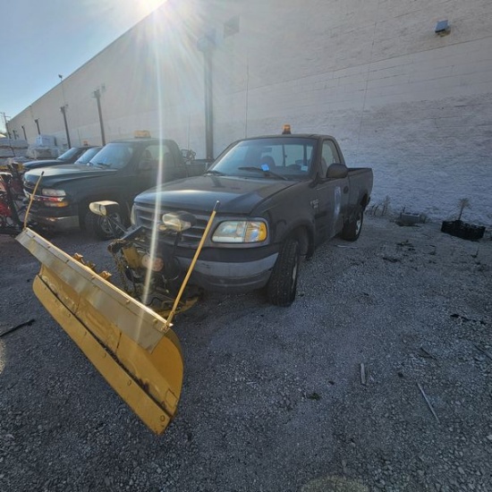 2002 Ford F150 Truck w/Plow