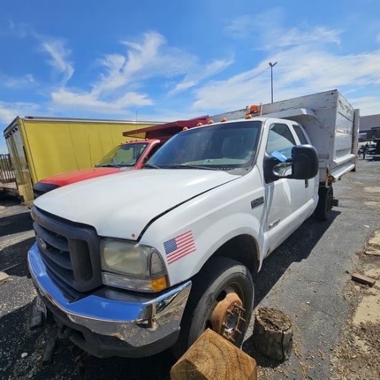 2004 Ford F450 Dump Truck