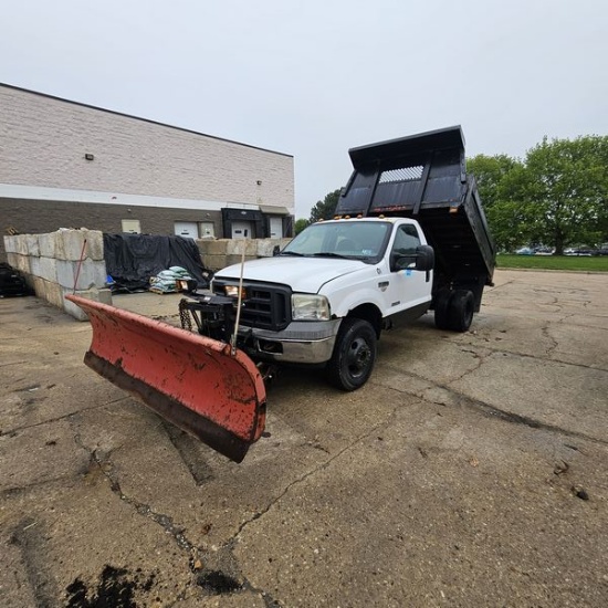 2005 Ford F350 Dump Truck