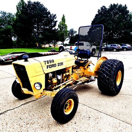 78 Ford Vintage Tractor 231