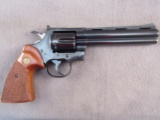 handgun: COLT PYTHON, 357 MAG DOUBLE ACTION REVOLVER, S#V30166