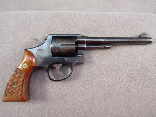 handgun: SMITH & WESSON MODEL 10-5, 38SPL REVOLVER, S#D370931