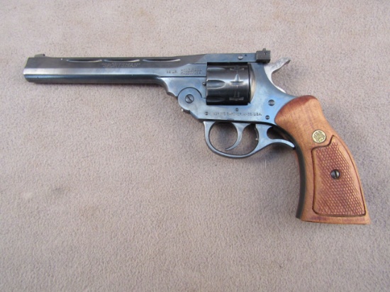 handgun: H&R Model 999, Revolver, 22LR, 10 shot, 6" barrel, S#AX025497