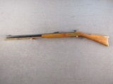 black powder: THOMPSON CENTER Caplock, Single-Action, 45 cal, S#96875
