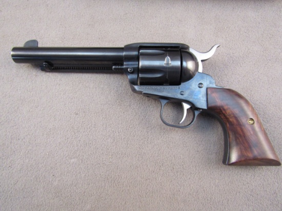 handgun: RUGER Model Vaquero, Revolver, .45 long Colt, 6 shot, 5.5" barrel, S#510-75403