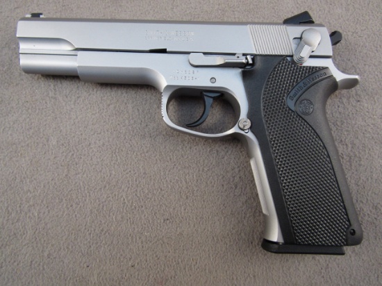 handgun: S&W Model 4506-1, Semi-Auto Pistol, .45 auto, 8 shot, 5" barrel, S#VCH6127