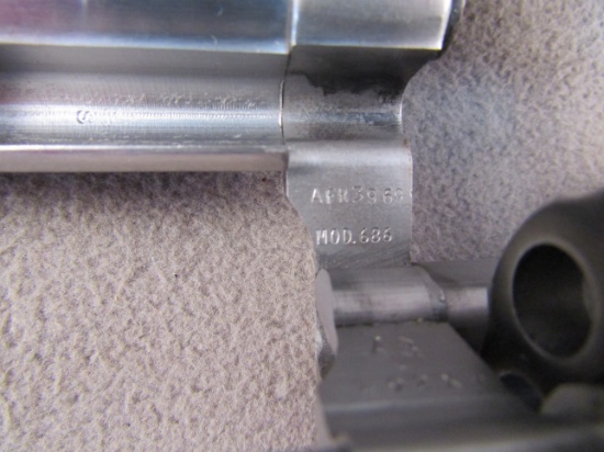 handgun: S&W Model 686, Revolver, .357, 6 shot, 8.375" barrel, S#AFR3969