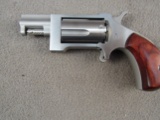 handgun: NORTH AMERICAN ARMS, Model Sidewinder, Revolver, .22mag, 5 shot, 1.625