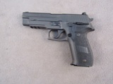 handgun: SIG SAUER Model P226, Semi-Auto Pistol, .40S&W, 12 shot, 4.25
