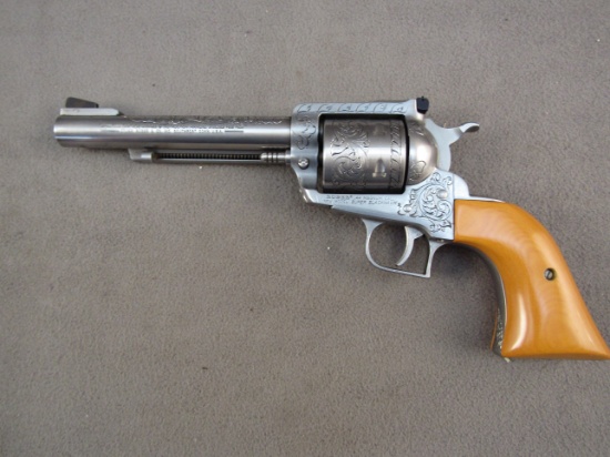 handgun: RUGER Model New Model Super Blackhawk, Revolver, .44mag, 6 shot, 6" barrel, S#84-71552