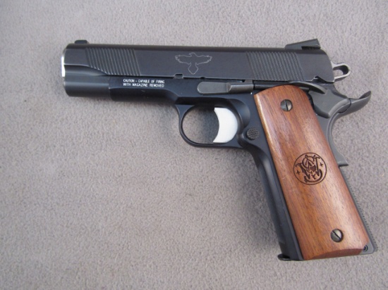 handgun: S&W Model SW1911PD Gunsite, Semi-Auto Pistol, .45, 6 shot, 4.25" barrel, S#FSP1147