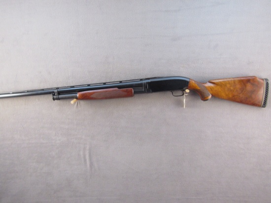 WINCHESTER Model 12, Pump-Action Shotgun, 12g, S#1932463