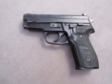 handgun: SIG SAUER Model P229, Semi-Auto Pistol, .40, 12 shot, 3.75